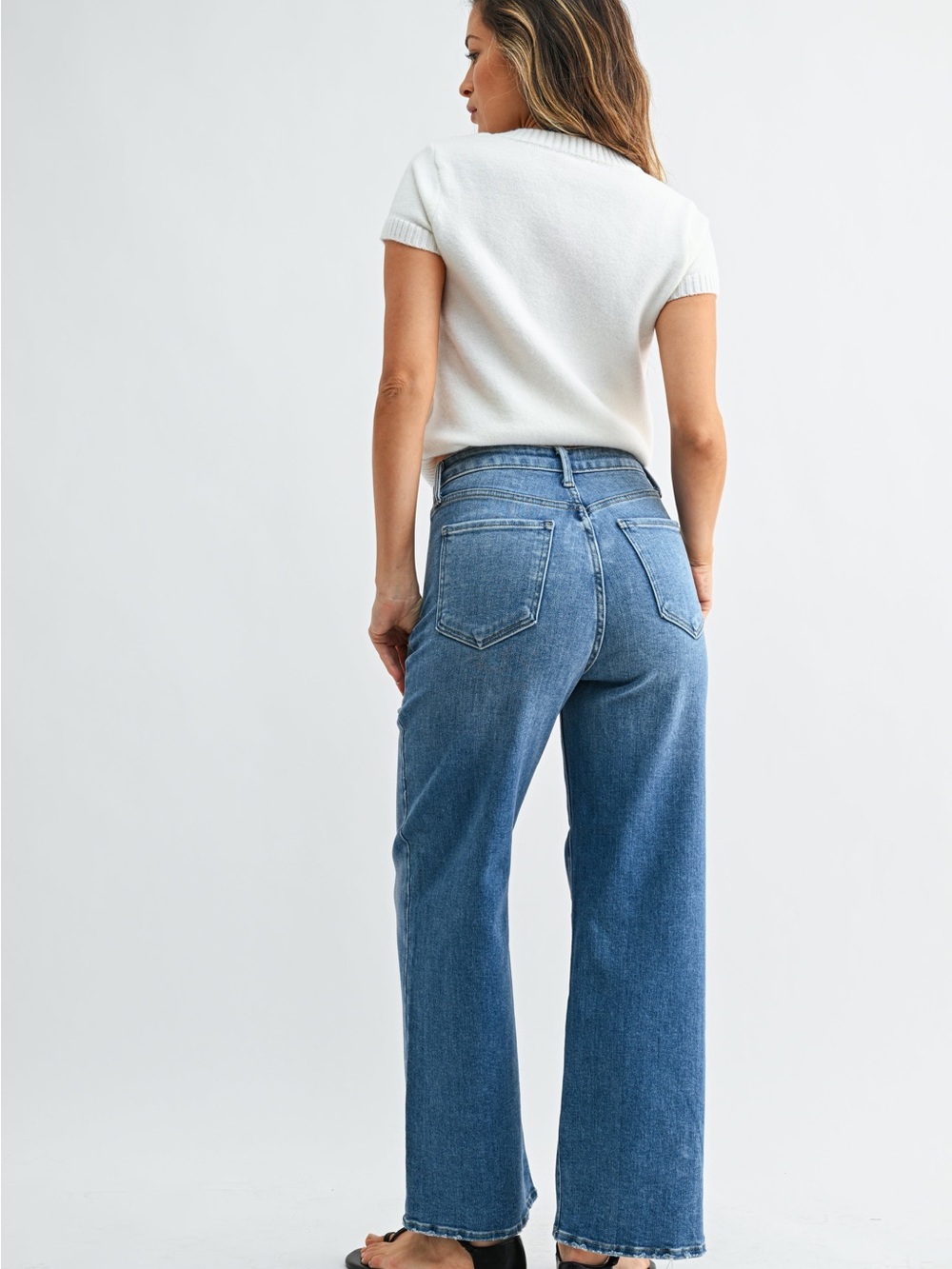 High-Rise Wide Leg Women’s Jeans in Medium Blue - Picture 3 of 6